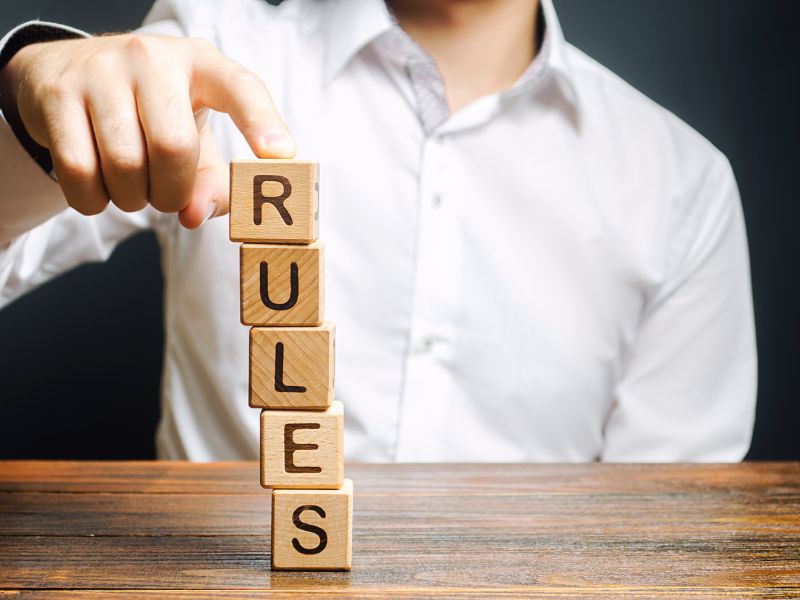 Lập ra các quy tắc góp phần đưa bé đi vào nề nếp, hạn chế hành vi mè nheo