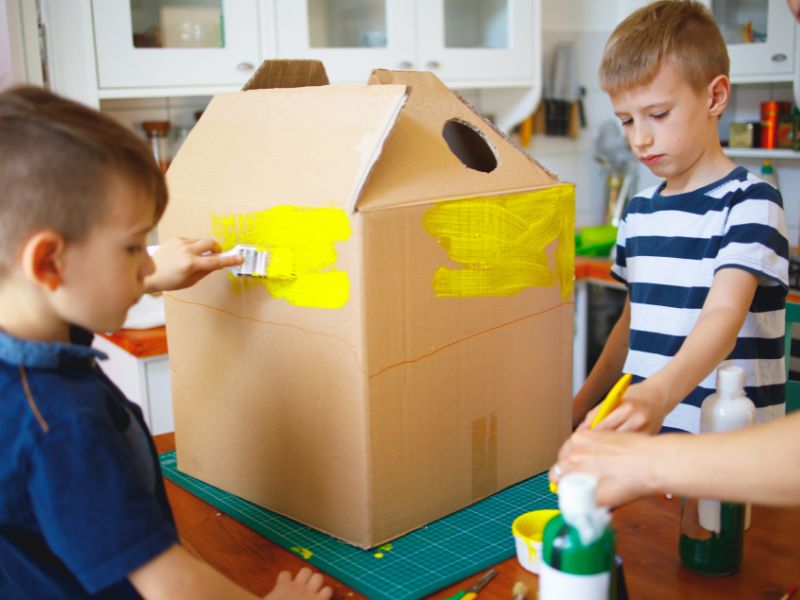 Ngôi nhà carton- một không gian riêng của con