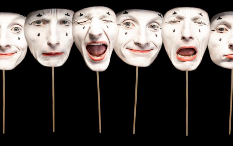 Que cảm xúc hình gương mặt