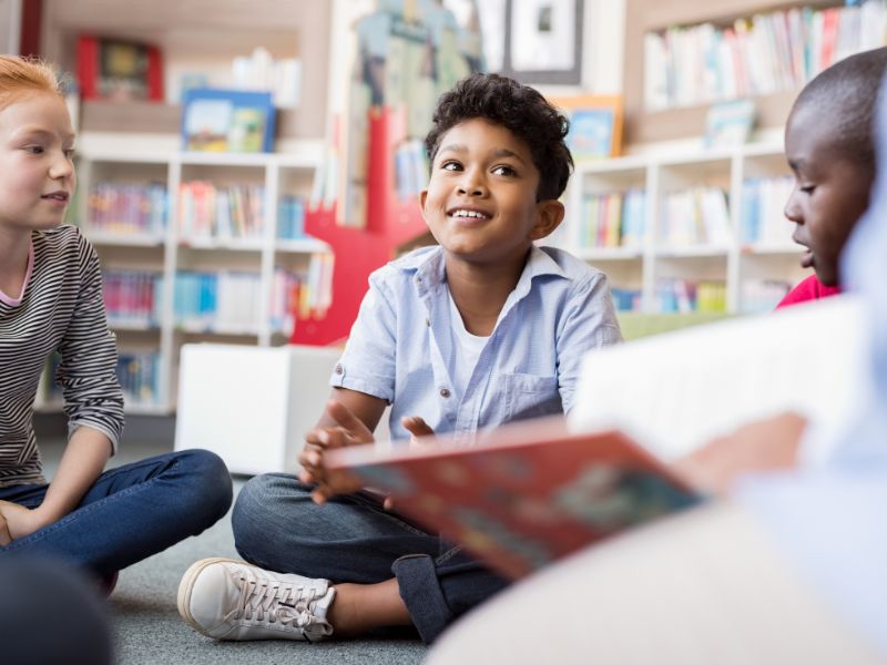 TOP 10 trò chơi giúp trẻ tự tin thể hiện tài năng và cá tính 5 Trò chơi kể chuyện vô hạn giúp trẻ tự tin hơn trong việc thể hiện ý tưởng và khả năng sáng tạo của mình