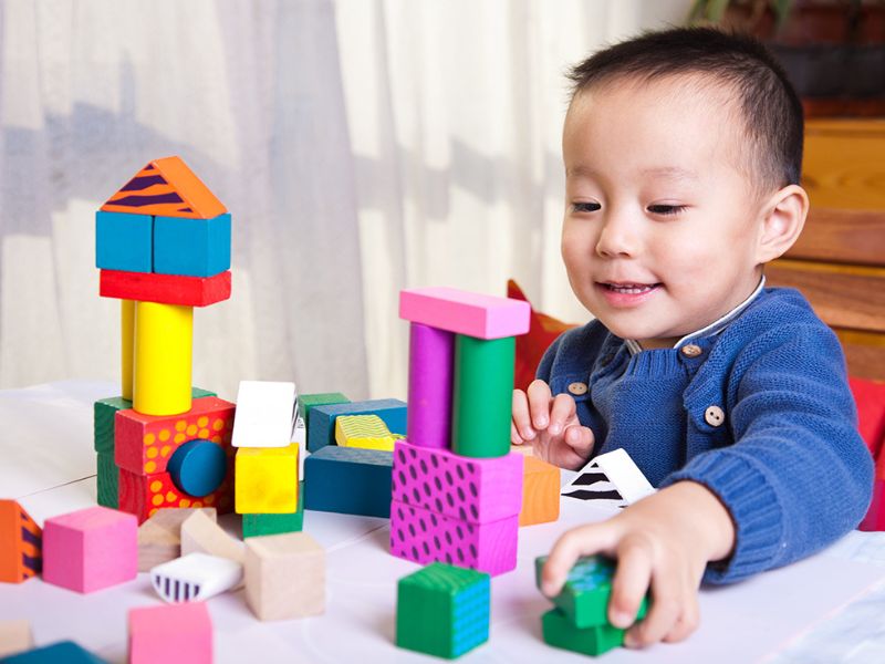 Phát triển tư duy toán học cho trẻ thông qua trò chơi xếp hình