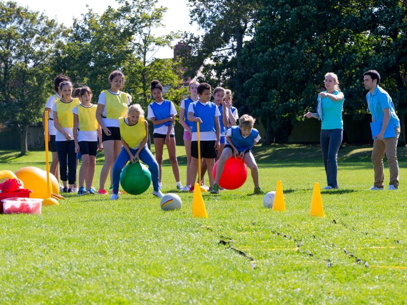 Phát triển nhận thức cho trẻ mầm non bằng cách chơi trò chơi vượt chướng ngại vật