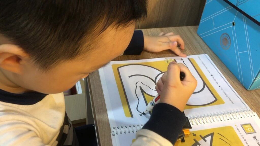 Phát triển nhận thức cho trẻ mầm non bằng việc cho trẻ tham gia thử thách tìm đường trong mê cung&nbsp;