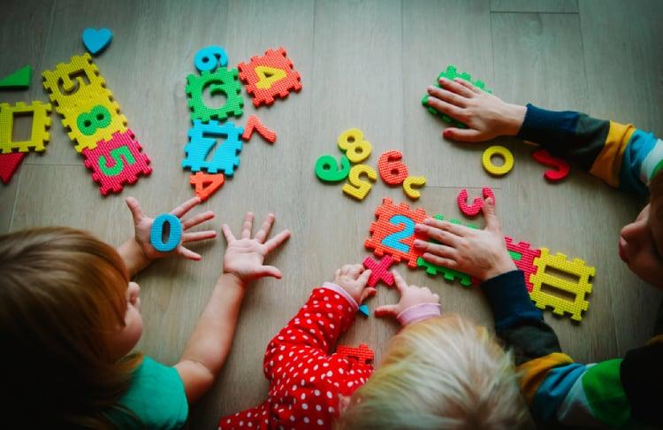 Phát triển nhận thức cho trẻ thông qua trò chơi thẻ số