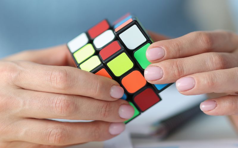 Rubik là trò chơi có sức hấp dẫn với nhiều trẻ em