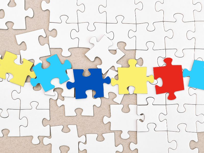 Trò chơi ghép hình bé sẽ học được tính kiên nhẫn, tập trung, tư duy quan sát, logic và khả năng giải quyết vấn đề