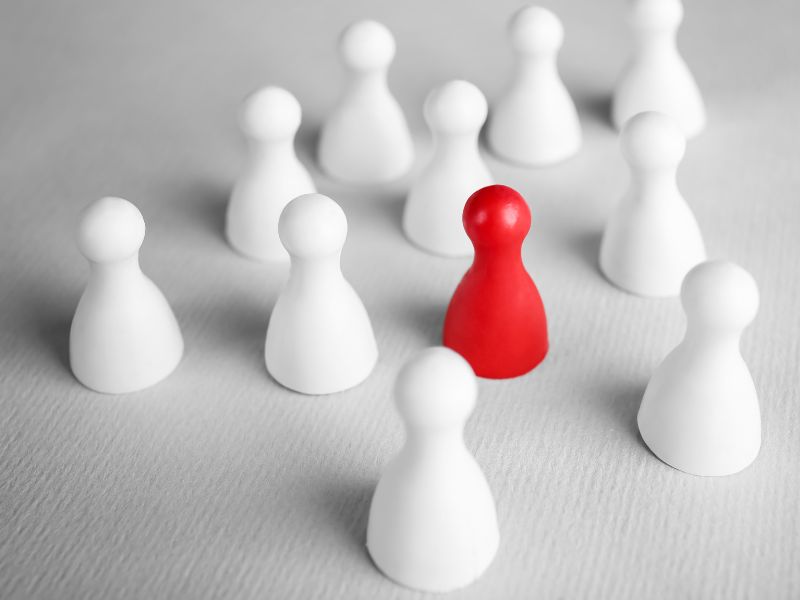 Trẻ mầm non phát triển tư duy suy nghĩ khác biệt khi các con không bị ràng buộc bởi những quy tắc và giới hạn, mà con sẽ tưởng tượng và tạo ra những ý tưởng đột phá và không theo lối mòn cũ