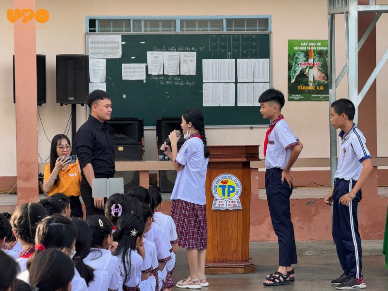 Các bạn học sinh đã được nghe những chia sẻ chuyên sâu