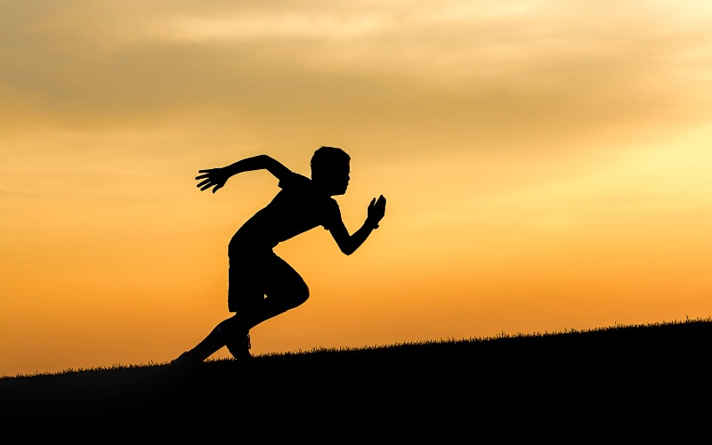 Song song phát huy ưu điểm, bố mẹ còn cần giúp trẻ học tính kiên trì để vượt qua các khó khăn trong công việc, học tập và cuộc sống