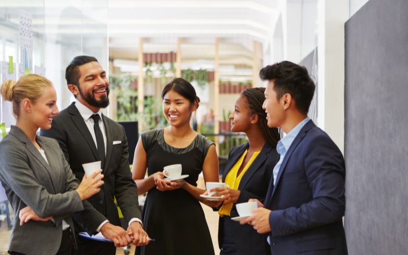 Người có vân tay WC có xu hướng làm những công việc thiên về khả năng giao tiếp tốt và năng động